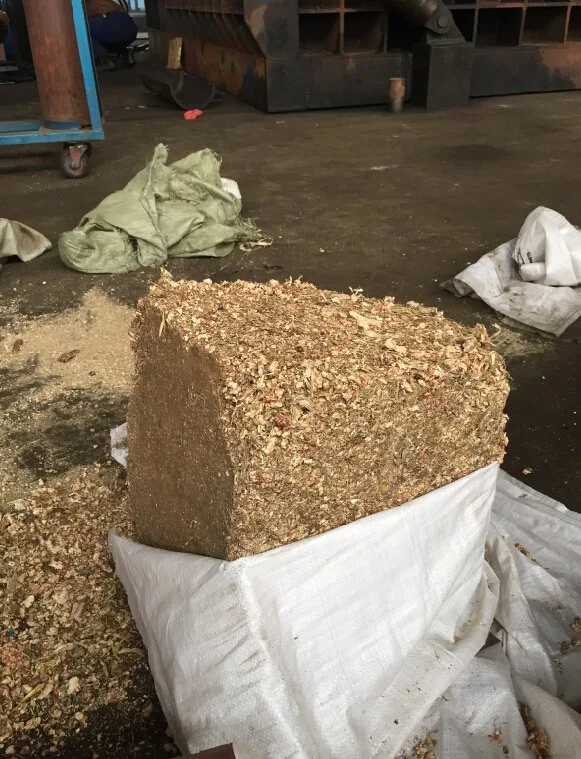 Straw Hay Rice Husk Waste Bagging Baling Machine with Good Price